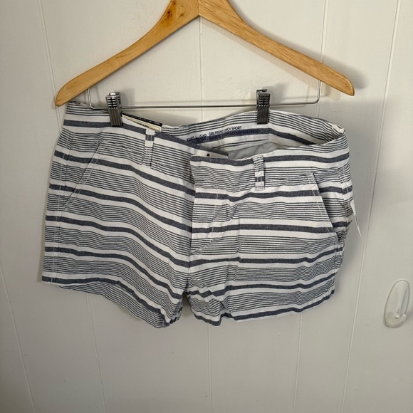GAP Women's Striped Navy and White Shorts - Picture 1 of 4